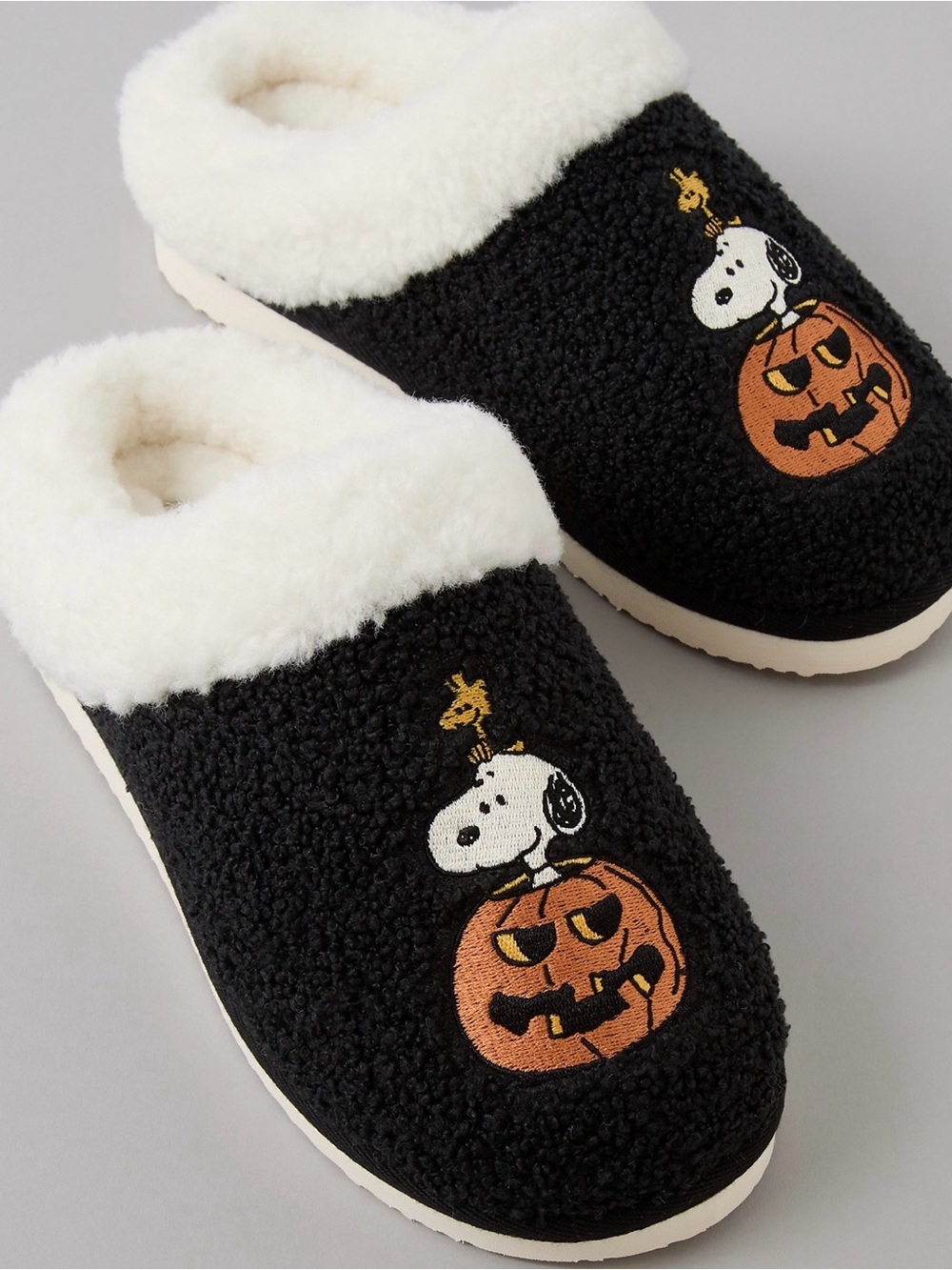 ๐ American Eagle Snoopy Scuff Slippers Halloween ๐